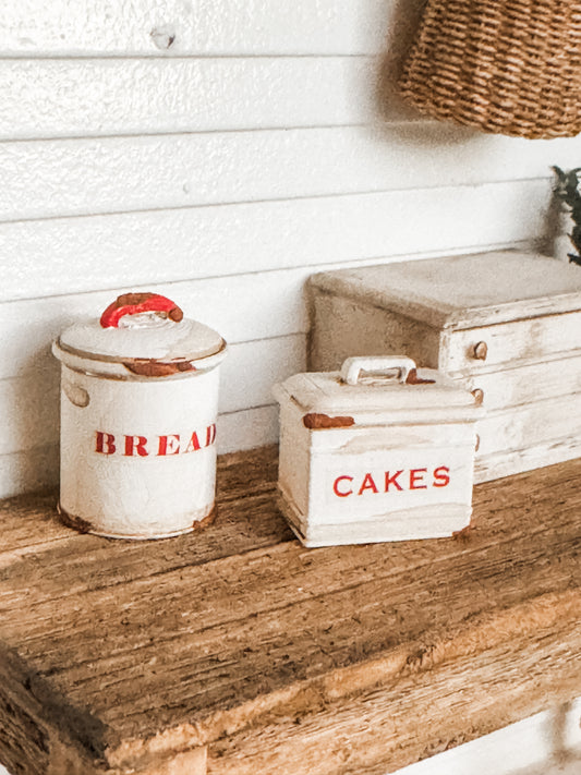 Vintage Cakes & Bread Tins