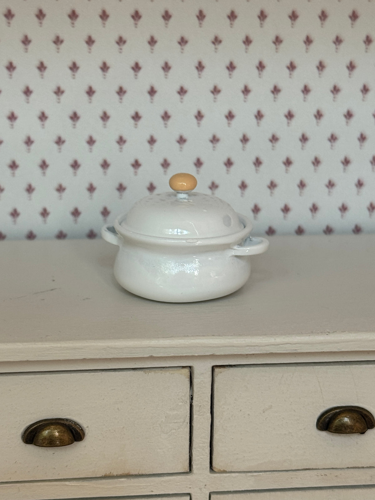 White Metal Cook Pot