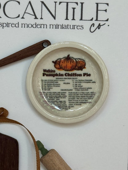 Vintage Pie Plate Set