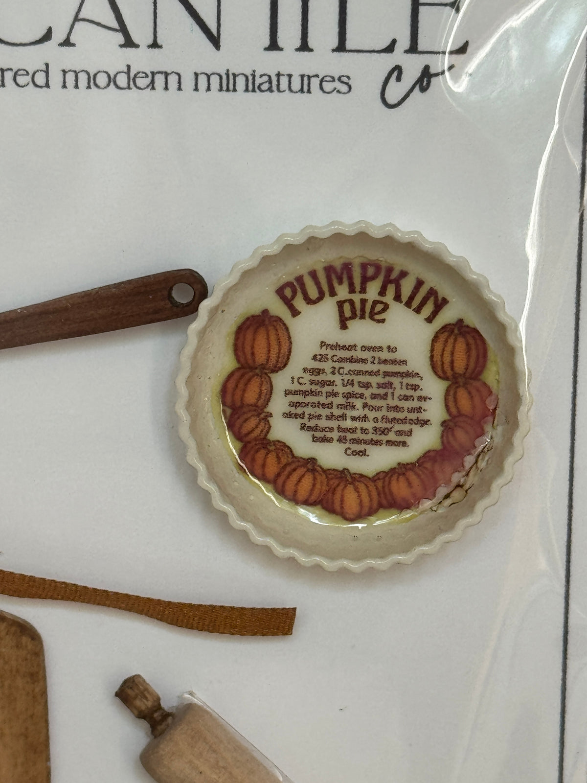 Vintage Pie Plate Set