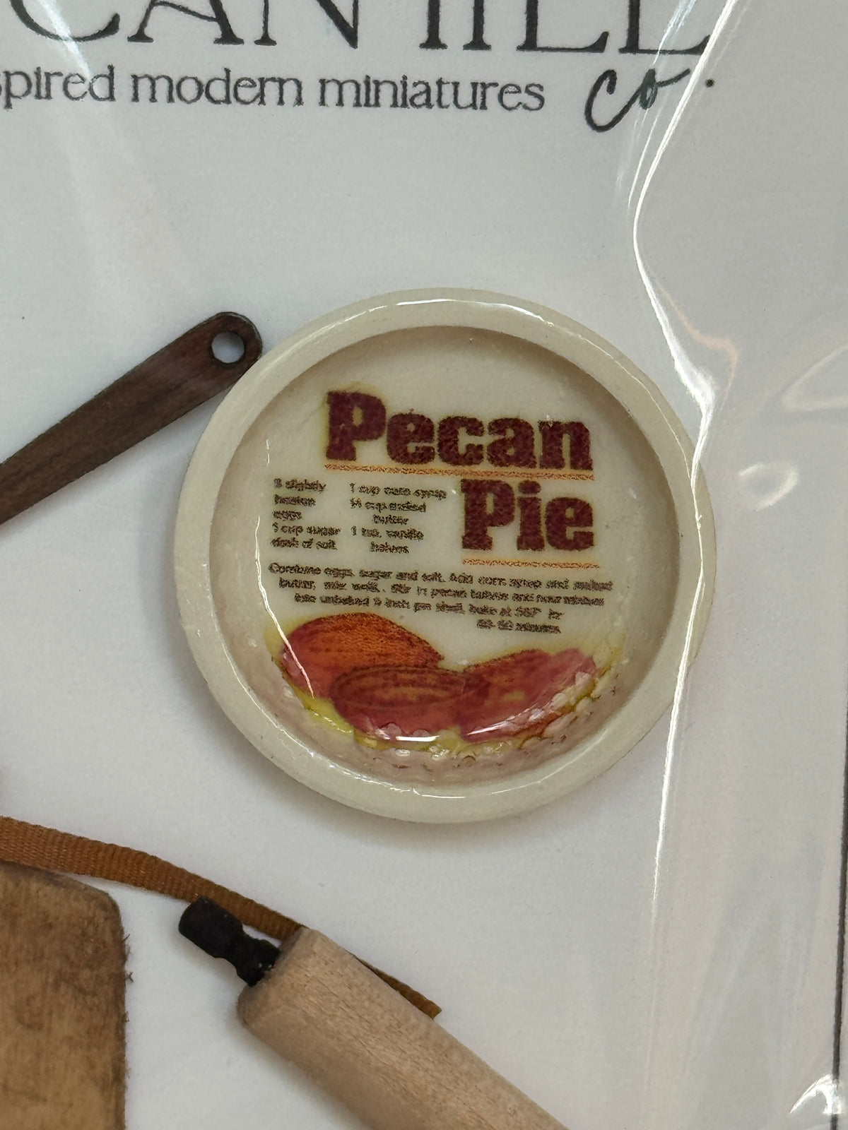 Vintage Pie Plate Set
